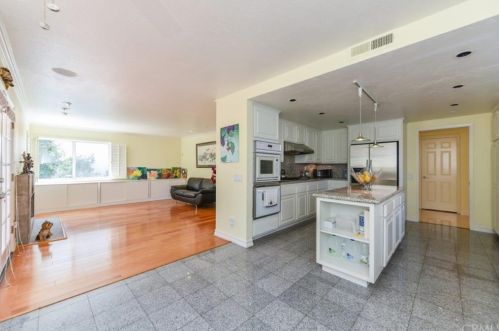 15 Sunrise, Irvine CA  92603-3719 exterior