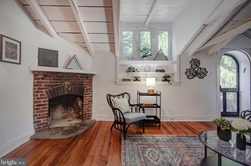 420 Allens Ln, Philadelphia PA 19119-3310 exterior