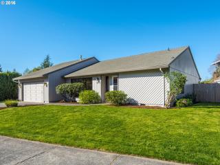 5415 Deschutes Dr, Portland, OR 97229-1003