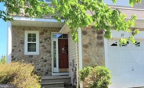 27 Scarlet Oak Dr, Princeton NJ  08540-4627 exterior