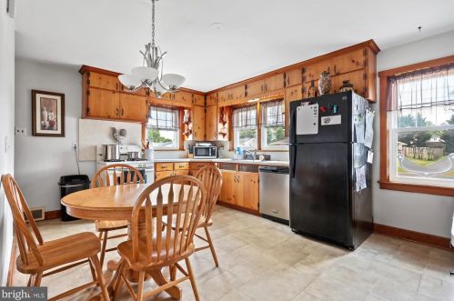 3661 Davidsburg Rd, York PA 17315-4660 exterior