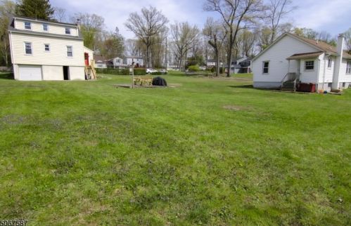 5 Harvey Ter, Dover NJ  07869-4104 exterior