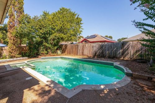 9025 Tyne Trl, Fort Worth TX  76118-7502 exterior