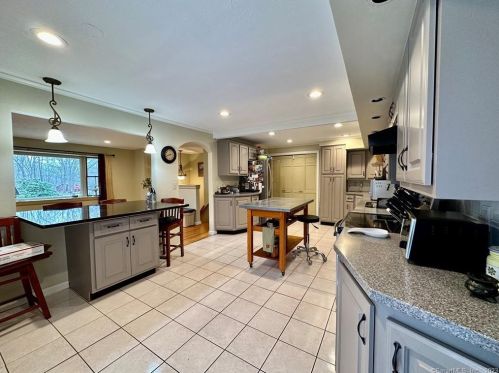 19 Carriage Dr, Exeter, CT 06249-2000