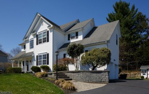 33 Canterbury Ln, Hackettstown, NJ 07840-3439