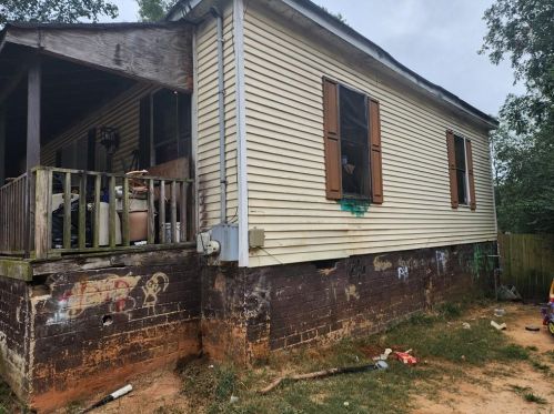 1589 Broad St, Conyers GA  30012-3703 exterior