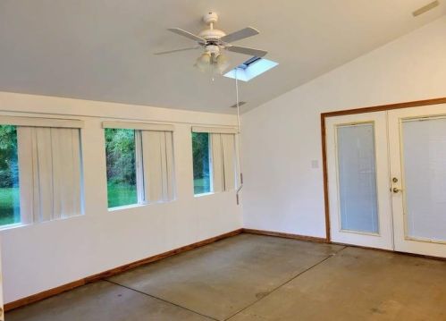 211 Hobart Rd, Hobart, IN 46342-3337