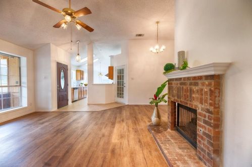 5122 Grand Villa Ln, Garland TX  75044-5559 exterior