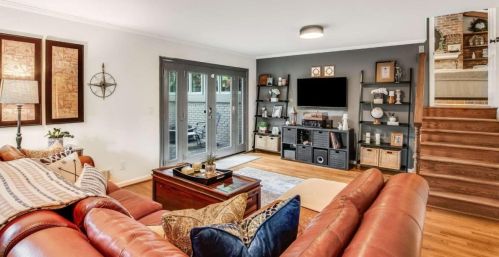7290 Hunters Br Dr, Atlanta GA  30328-1719 exterior