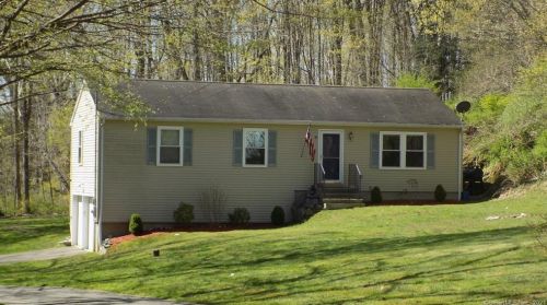 41 Grove Rd, Gaylordsville, CT 06755-1127