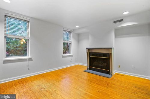 2029 Bainbridge St, Philadelphia, PA 19146-1308