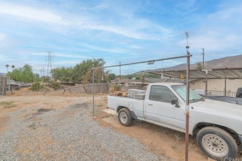 3564 Valley Way, Riverside CA  92509-1450 exterior