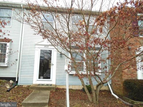8609 Spring Creek Ct, Springfield VA  22153-3733 exterior