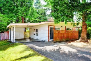 1326 145th Ave, Bellevue, WA 98007-5637