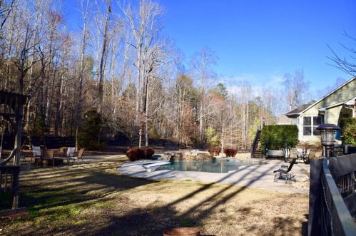 373 Couch Rd, Dawsonville, GA 30534-6924