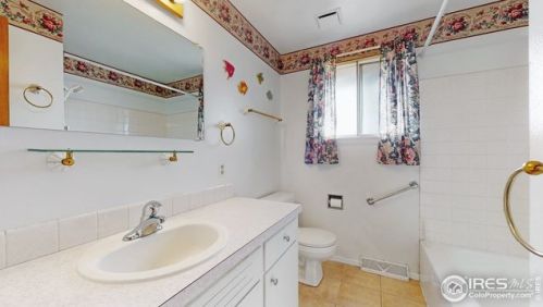 1107 15 St, Loveland CO 80538-4061 exterior