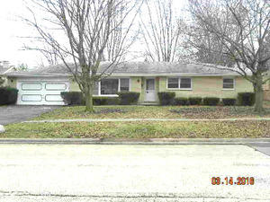 909 French Dr, Long Grove, IL 60060
