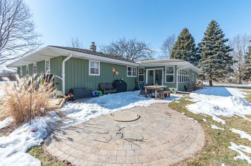 365 Conlin Ave, Sycamore IL  60178-3025 exterior