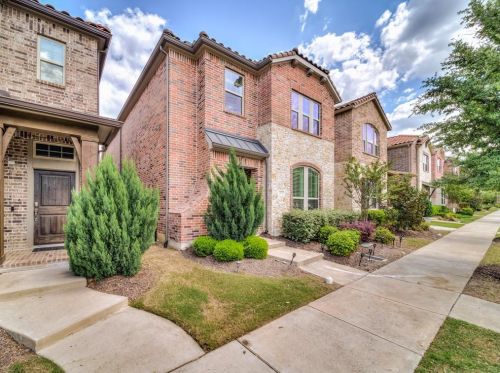 6832 Deleon St, Irving TX  75039-3437 exterior