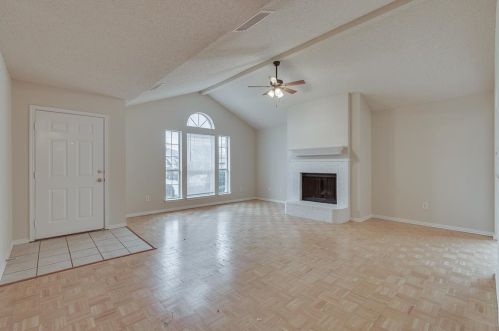 2421 Kelton St, Fort Worth TX  76133-8198 exterior