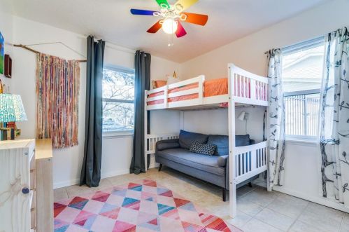 8714 Charing Cross Ln, Dallas TX  75238-3811 exterior