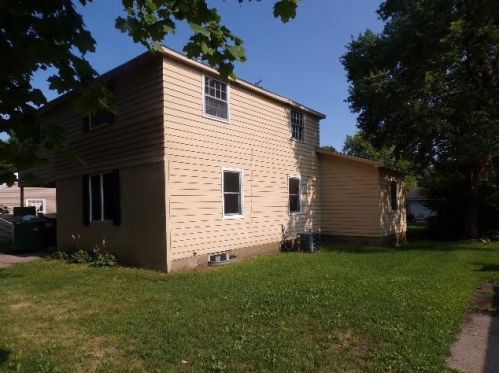 109 4th St, Truman, MN 56088-1132