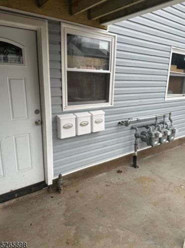 27 3rd St, Paterson NJ  07522-1844 exterior