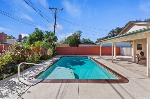 3687 Roslyn St, Riverside CA  92504-3536 exterior