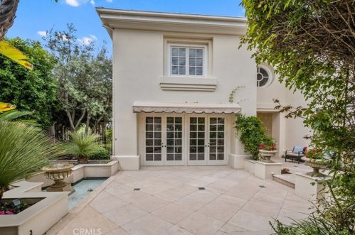 1 Charlotte, Irvine CA  92603-3448 exterior