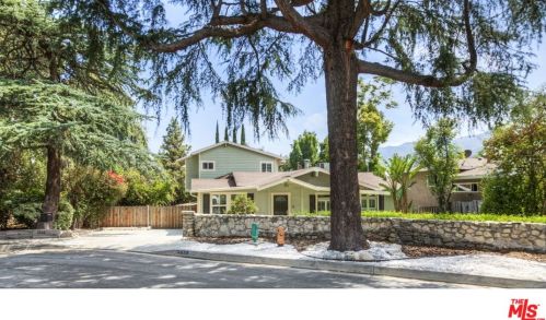 2832 Mayfield Ave, Glendale CA 91214-3816 exterior