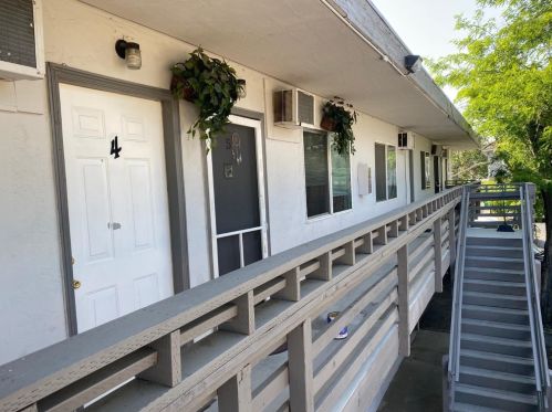 735 Sonora St, Stockton, CA 95203-3640