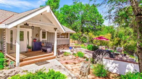 4577 Point Rd, Diamond Springs, CA 95619-9709