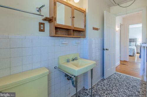 1028 Mcceney Ave, Silver Spring MD 20901-1456 exterior