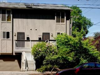 1223 21st Ave, Portland OR  97232-1503 exterior