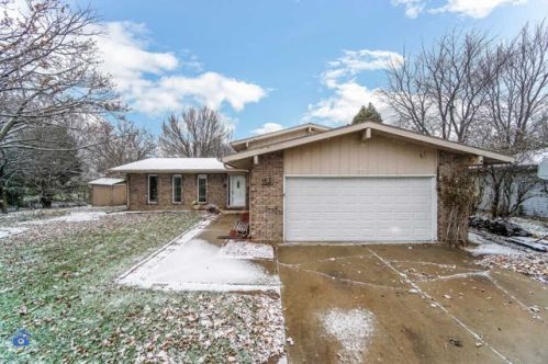 407 Greenfield Rd, Joliet, IL 60404-9673