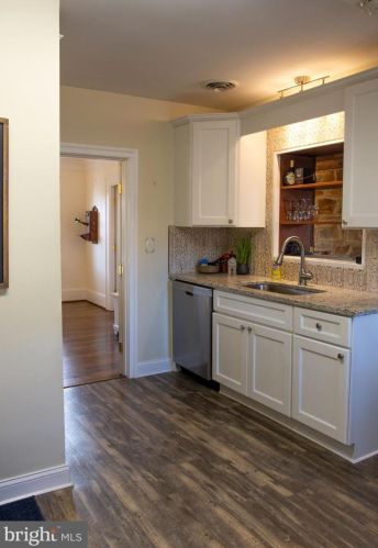 19201 Cardinal Heights Rd, Triangle VA  22172-2406 exterior