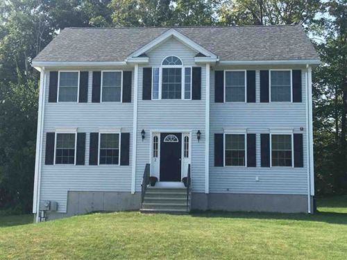 2 Lincoln Ln, Chester, NH 03036-4401