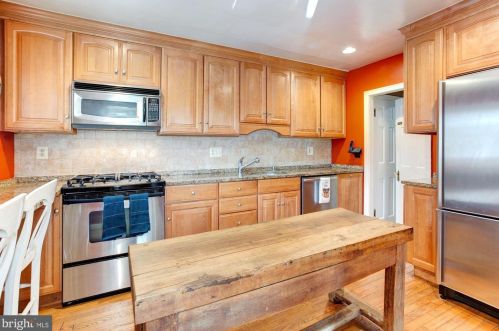 305 Ellsworth Dr, Silver Spring MD 20910-4301 exterior