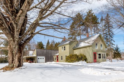 31 Ferry Rd, Lisbon, ME 04250-6230