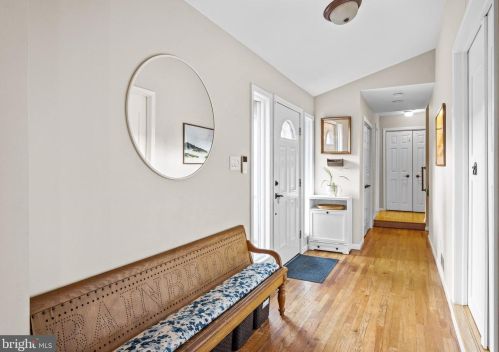 646 Maple Ave, Tavistock NJ 08033-1147 exterior