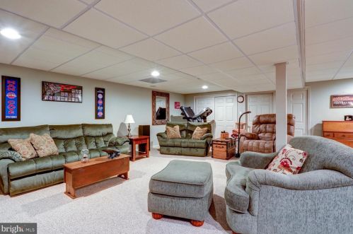 14 Red Leaf Ln, Lancaster PA  17602-7000 exterior