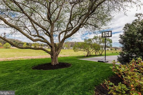 2006 Rachael Dr, Lancaster PA  17601-3655 exterior