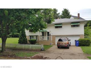 3611 Lloyd Rd, Cleveland, OH 44111-4681