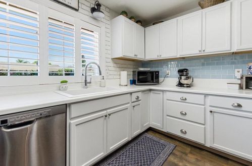 8712 Lodestone Cir, Elk Grove CA  95624-2520 exterior