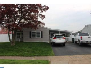 77 Blue Spruce Ln, Levittown, PA 19054-2111