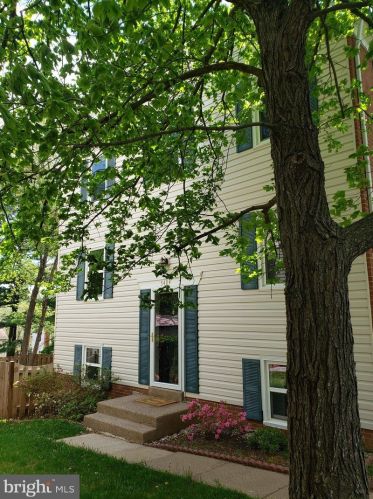 5484 Lighthouse Ln, Springfield, VA 22015-1917