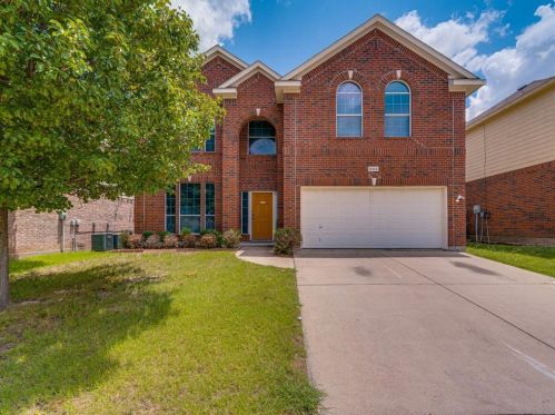 8313 Rolling Rock Dr, Fort Worth TX  76123-1891 exterior