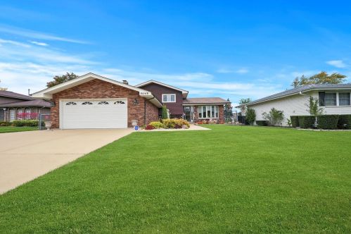16548 Parliament Ave, Tinley Park, IL 60477-2464