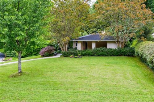 2901 Hills Dr, Atlanta, GA 30305-3422