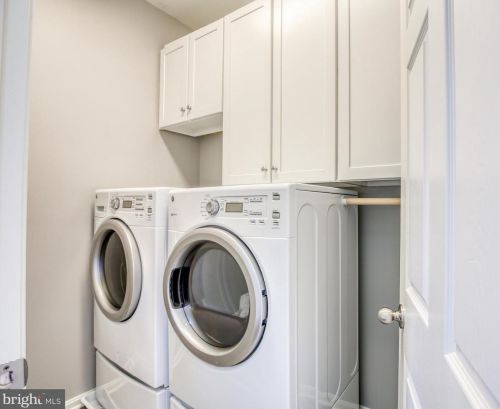 395 Lord Fairfax St, Charles Town WV 25414-2529 exterior